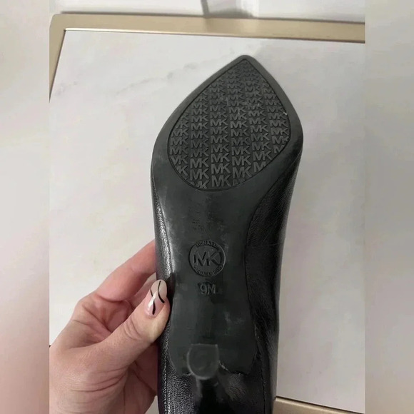 Michael by Michael Kors | Black Leather Pointy-Toe Pumps |  Size 9 - Picture 5 of 10